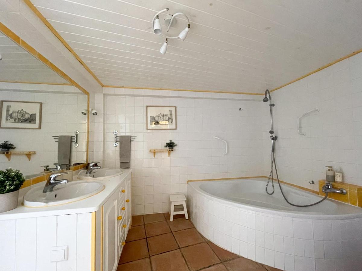 Charming Countryside Home With Fireplace & Patio アルコーティン エクステリア 写真